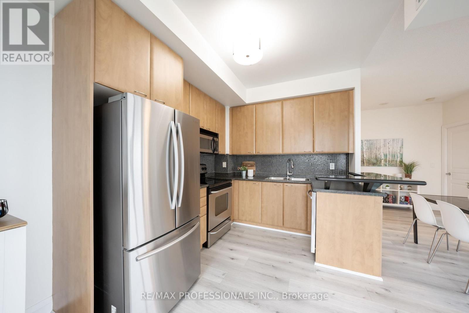 2004 - 220 Burnhamthorpe Road W, Mississauga, Ontario  L5B 4N4 - Photo 23 - W13760380