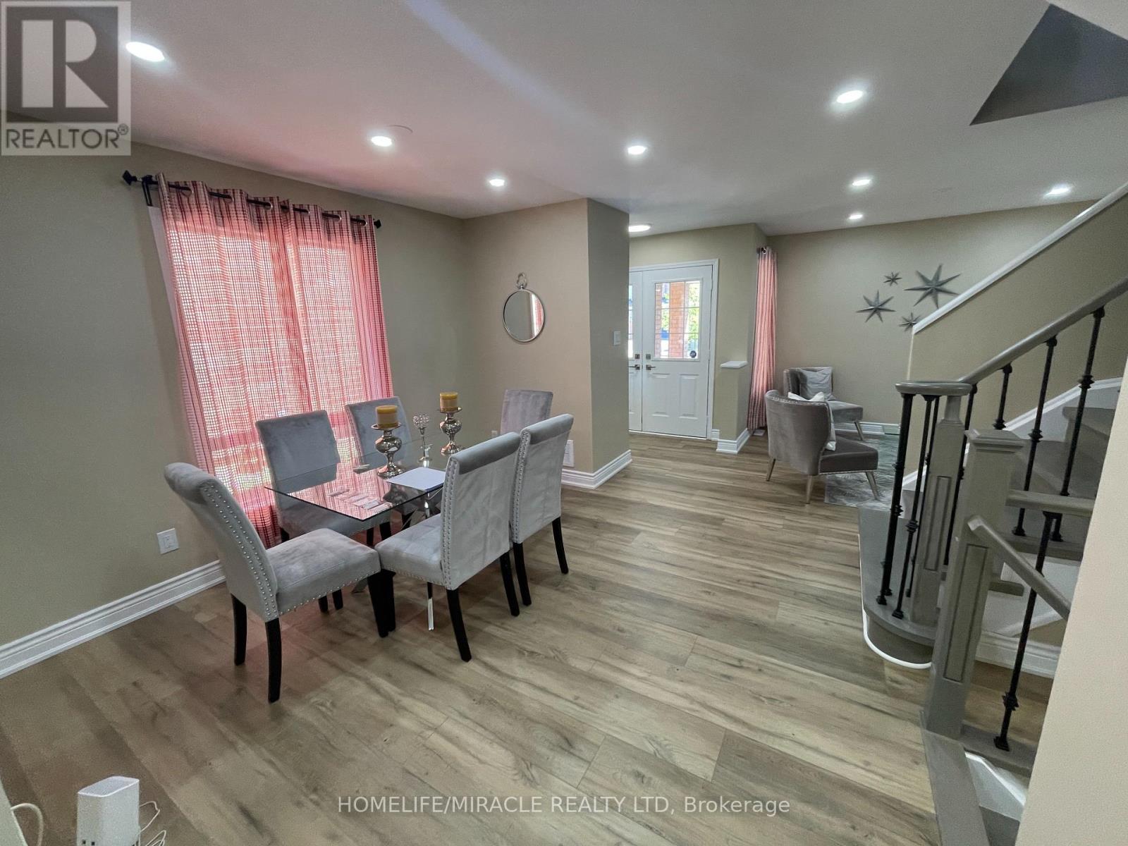 Upper - 34 Brunswick Street, Brampton, Ontario  L6X 4Y5 - Photo 5 - W13760436