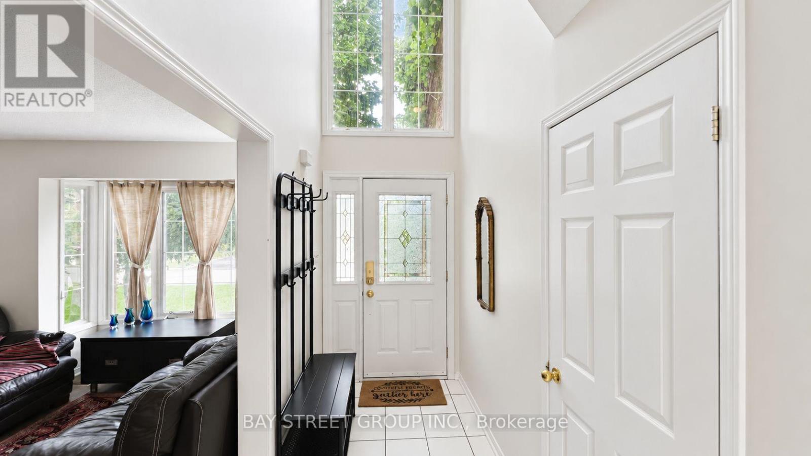 3095 Cascade Court, Mississauga, Ontario  L5L 5L9 - Photo 3 - W13760476