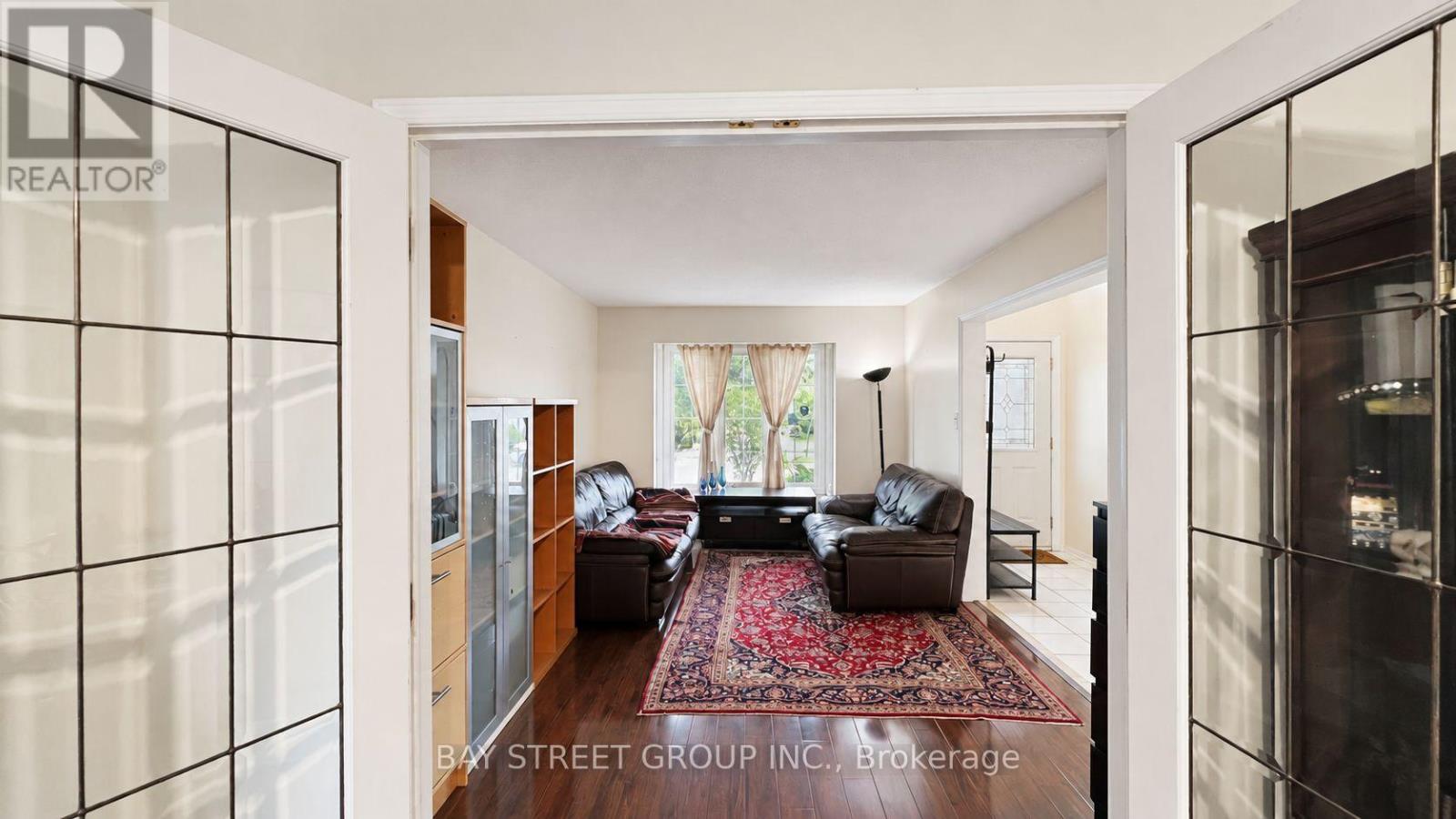 3095 Cascade Court, Mississauga, Ontario  L5L 5L9 - Photo 4 - W13760476