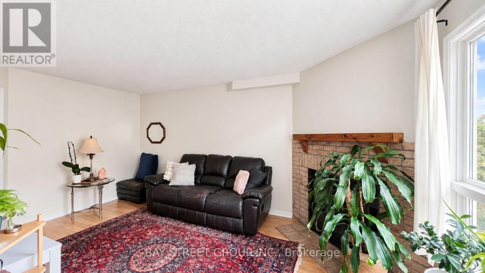 3095 Cascade Court, Mississauga, Ontario  L5L 5L9 - Photo 8 - W13760476