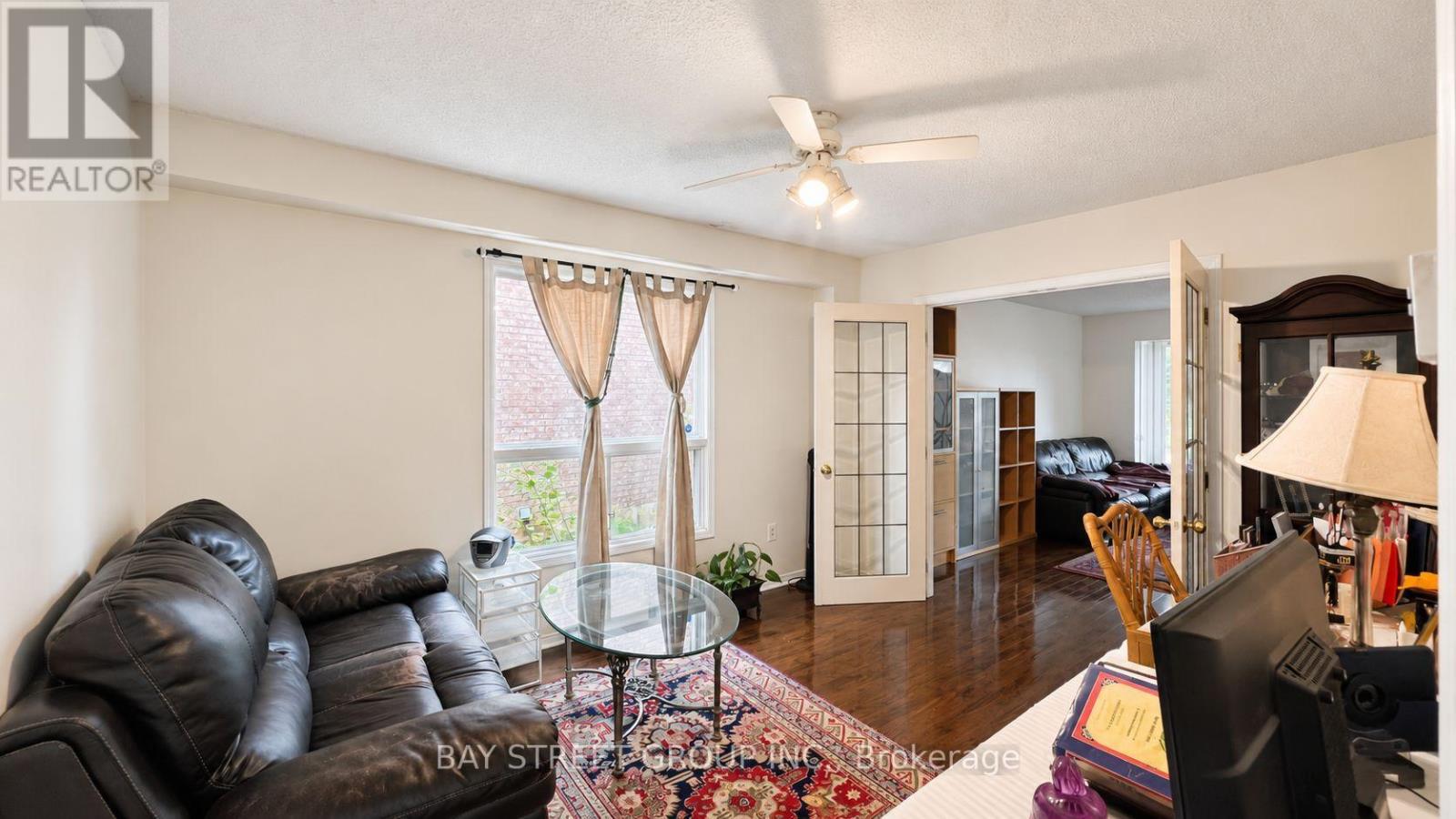 3095 Cascade Court, Mississauga, Ontario  L5L 5L9 - Photo 9 - W13760476