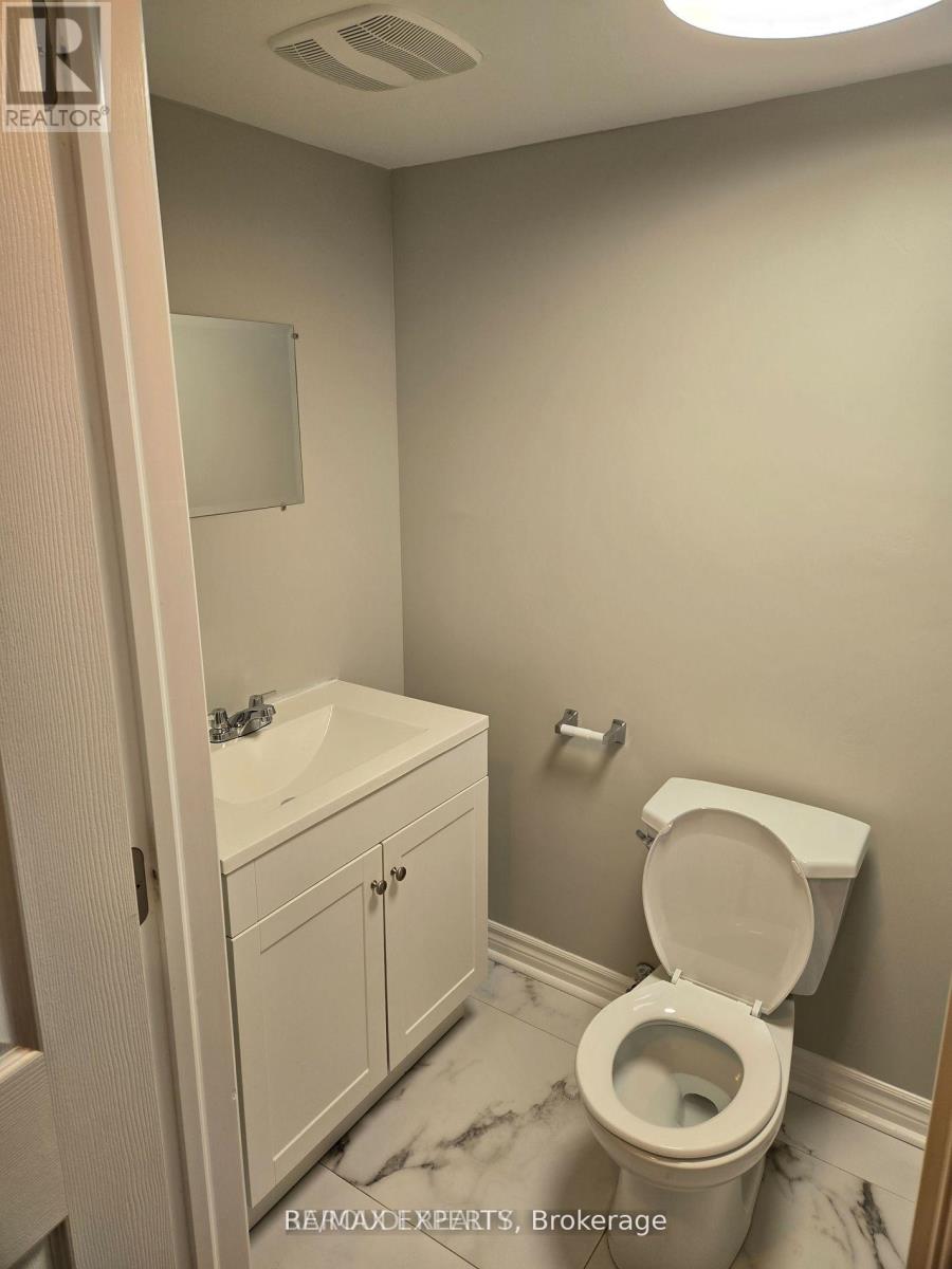 Lower - 19 Rory Road, Toronto, Ontario  M6L 3E9 - Photo 6 - W13760480