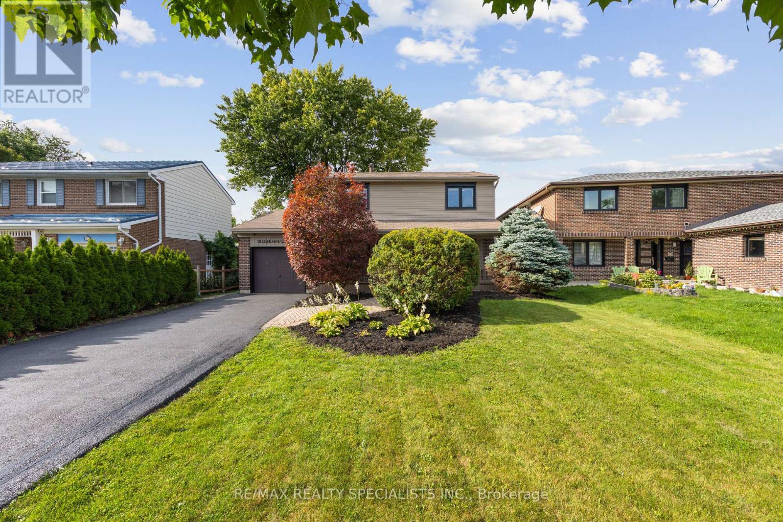 10 LORRAINE CRESCENT, Brampton, Ontario