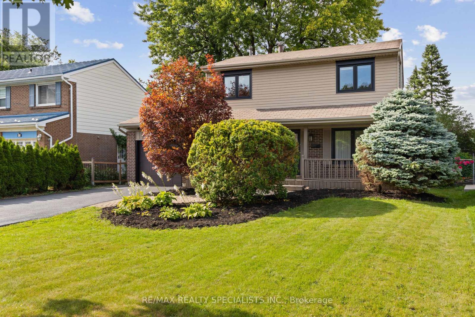 10 Lorraine Crescent, Brampton, Ontario  L6S 2R7 - Photo 2 - W13760570