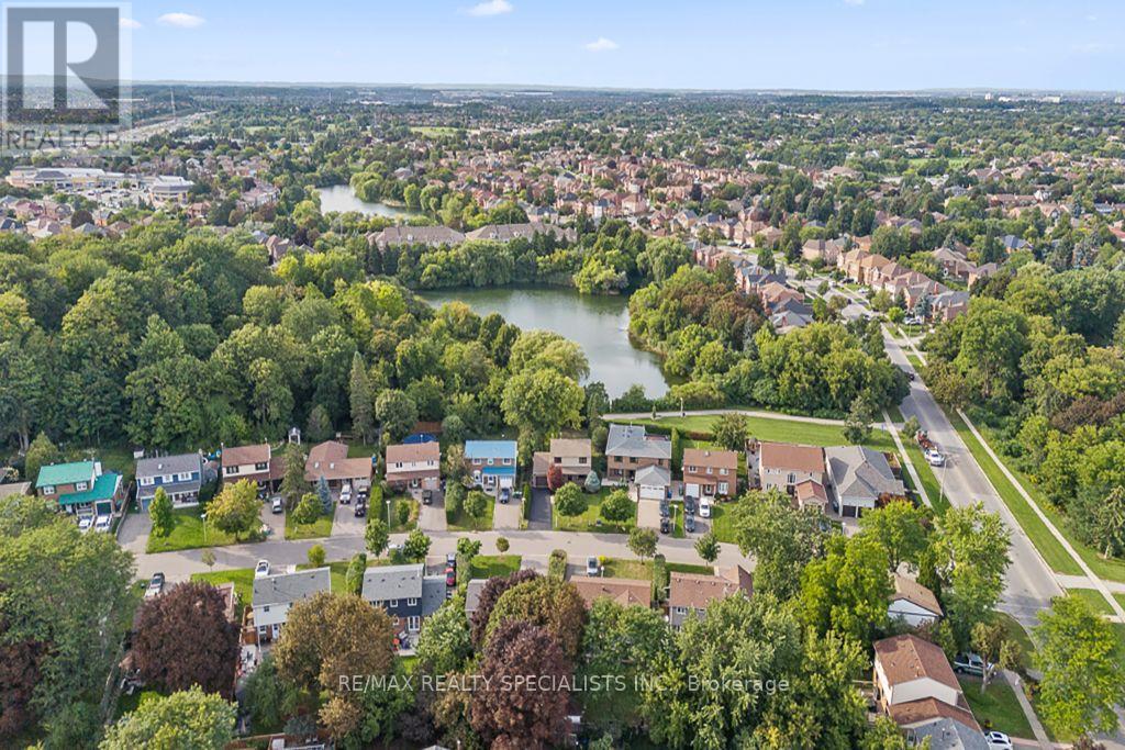 10 Lorraine Crescent, Brampton, Ontario  L6S 2R7 - Photo 45 - W13760570