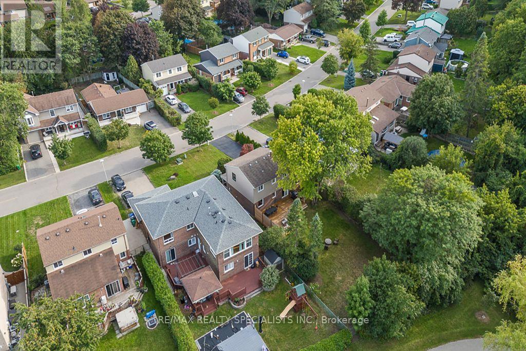 10 Lorraine Crescent, Brampton, Ontario  L6S 2R7 - Photo 48 - W13760570