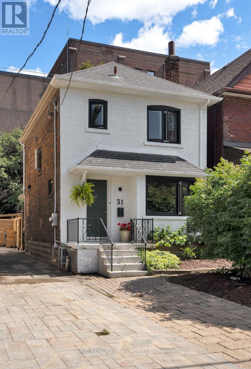 31 Russett Avenue, Toronto, Ontario  M6H 3M4 - Photo 2 - W13760586