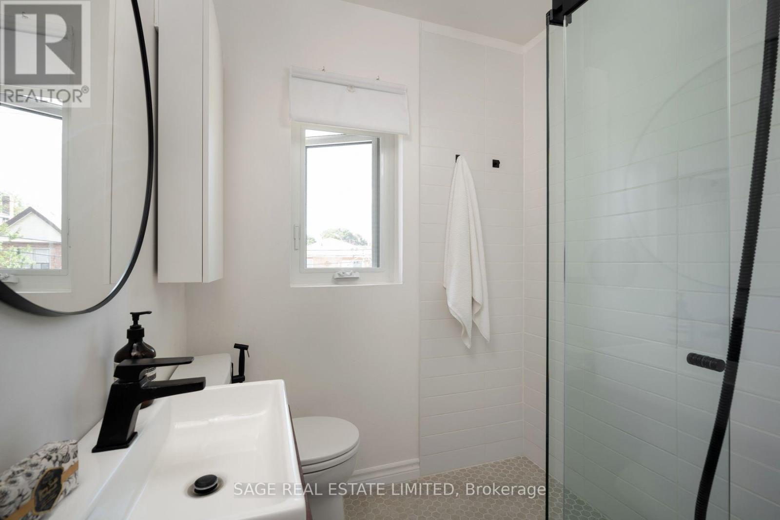 31 Russett Avenue, Toronto, Ontario  M6H 3M4 - Photo 20 - W13760586