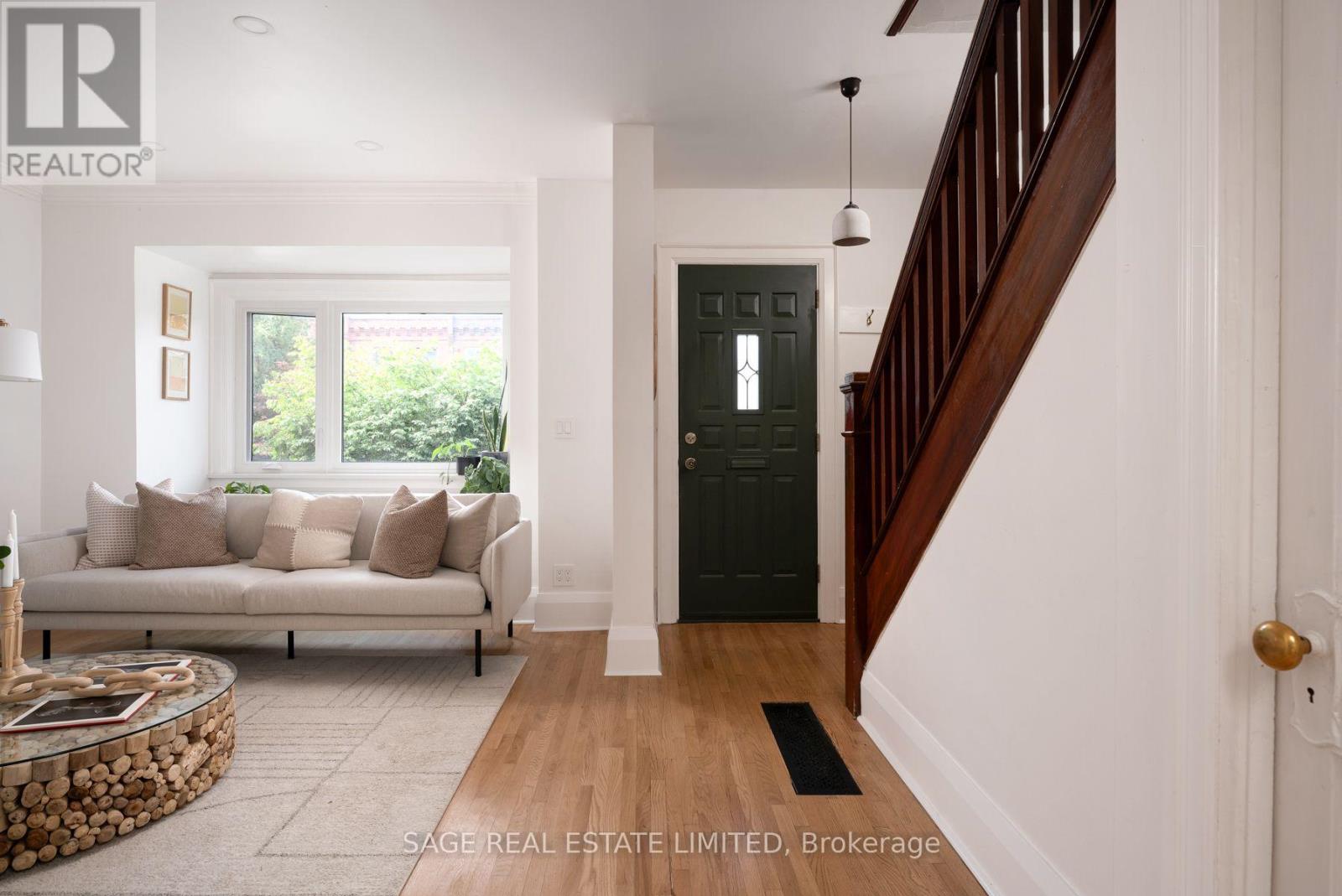 31 Russett Avenue, Toronto, Ontario  M6H 3M4 - Photo 3 - W13760586