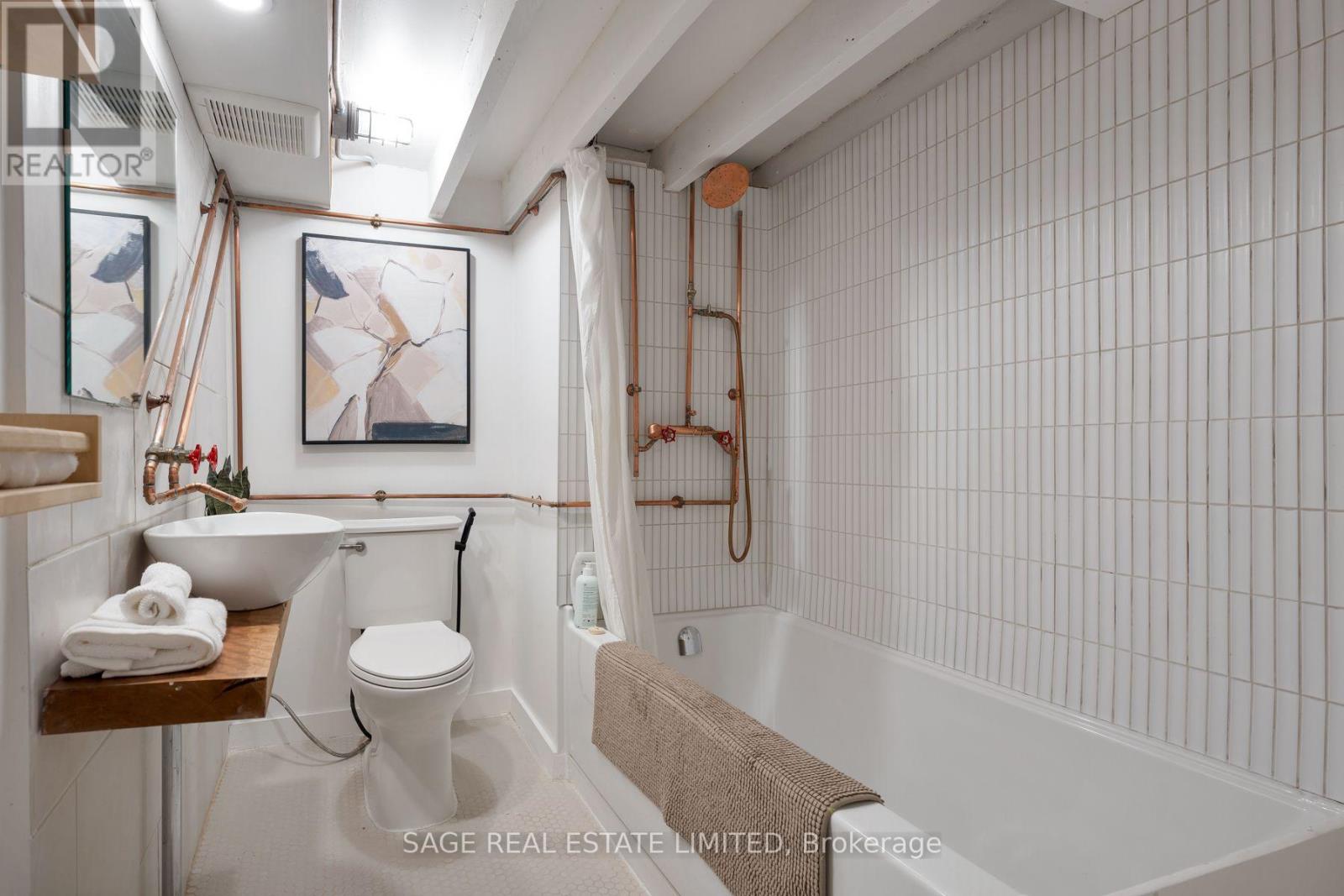 31 Russett Avenue, Toronto, Ontario  M6H 3M4 - Photo 33 - W13760586