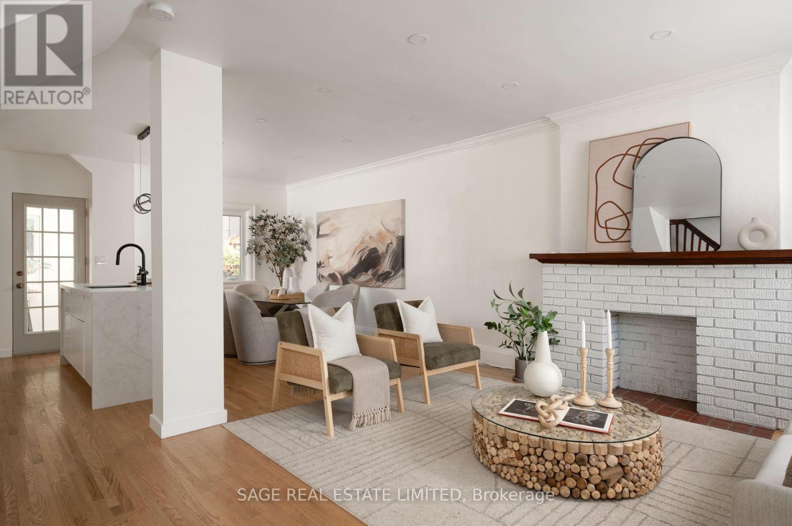 31 Russett Avenue, Toronto, Ontario  M6H 3M4 - Photo 6 - W13760586