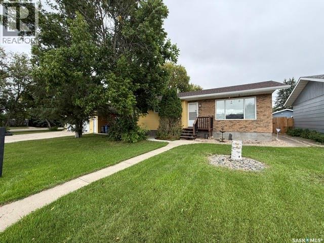 208 East Avenue, Kamsack, Saskatchewan  S0A 1S0 - Photo 2 - SK047931