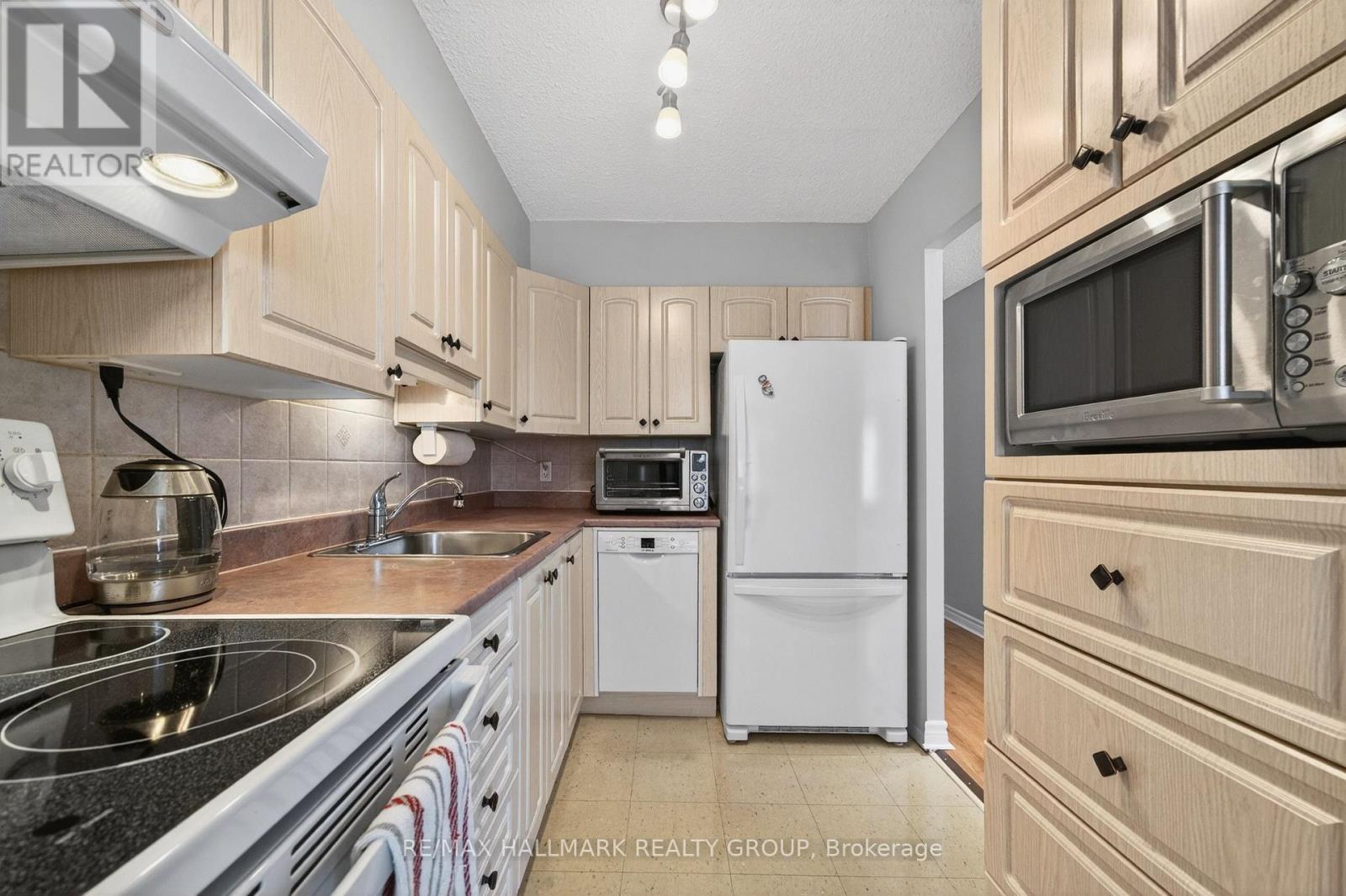 404 - 158 A Mcarthur Avenue, Ottawa, Ontario  K1L 7E7 - Photo 12 - X13590878