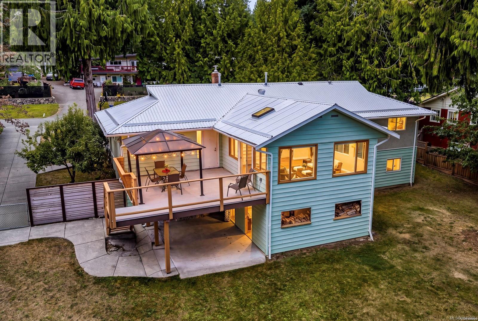 1320 Webdon Rd, Courtenay, British Columbia