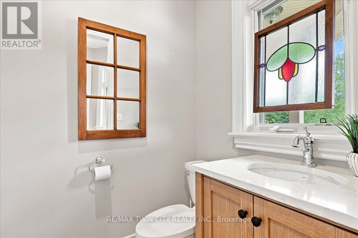1532 6th Concession Road W, Hamilton, Ontario  N0B 1L0 - Photo 11 - X13760034