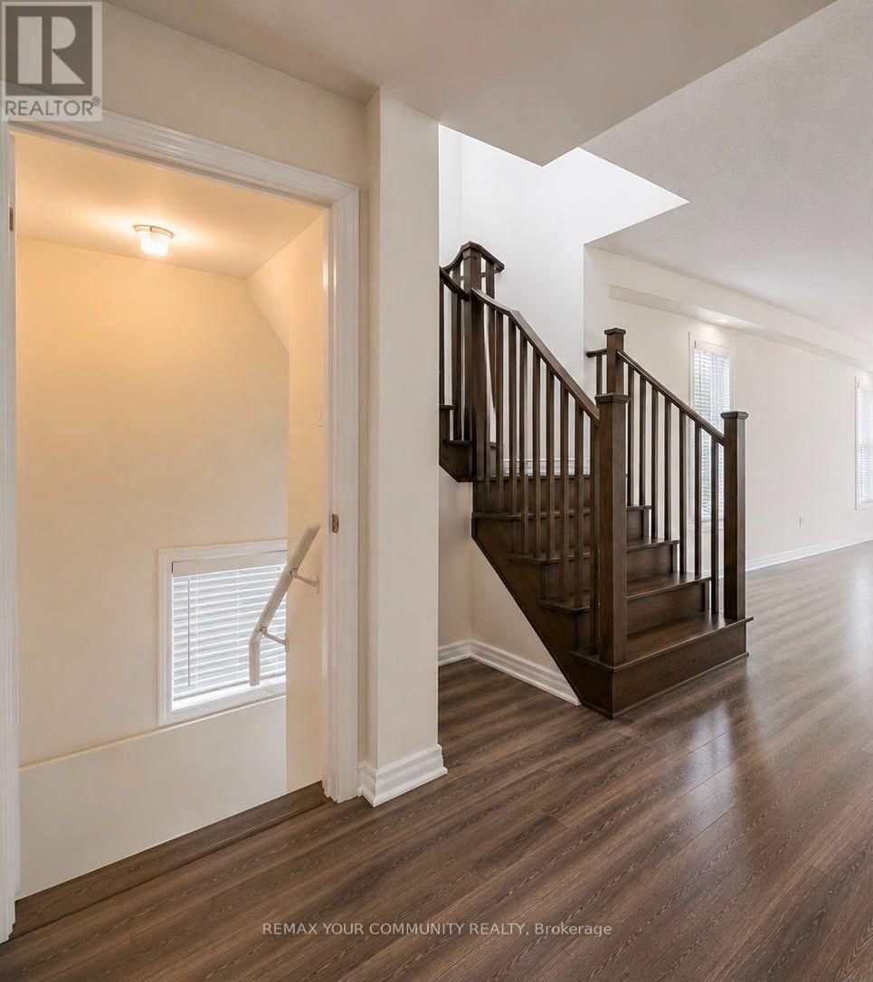 2 Prestwick Street, Hamilton, Ontario  L8J 0K7 - Photo 7 - X13759780