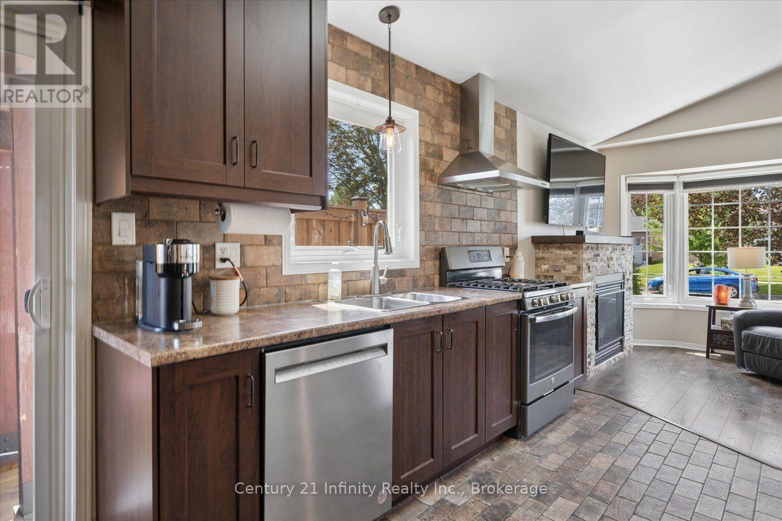 814 Lochness Crescent, Oshawa, Ontario  L1J 7P6 - Photo 10 - E13760706