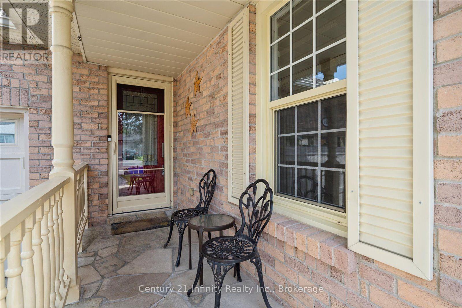 814 Lochness Crescent, Oshawa, Ontario  L1J 7P6 - Photo 3 - E13760706