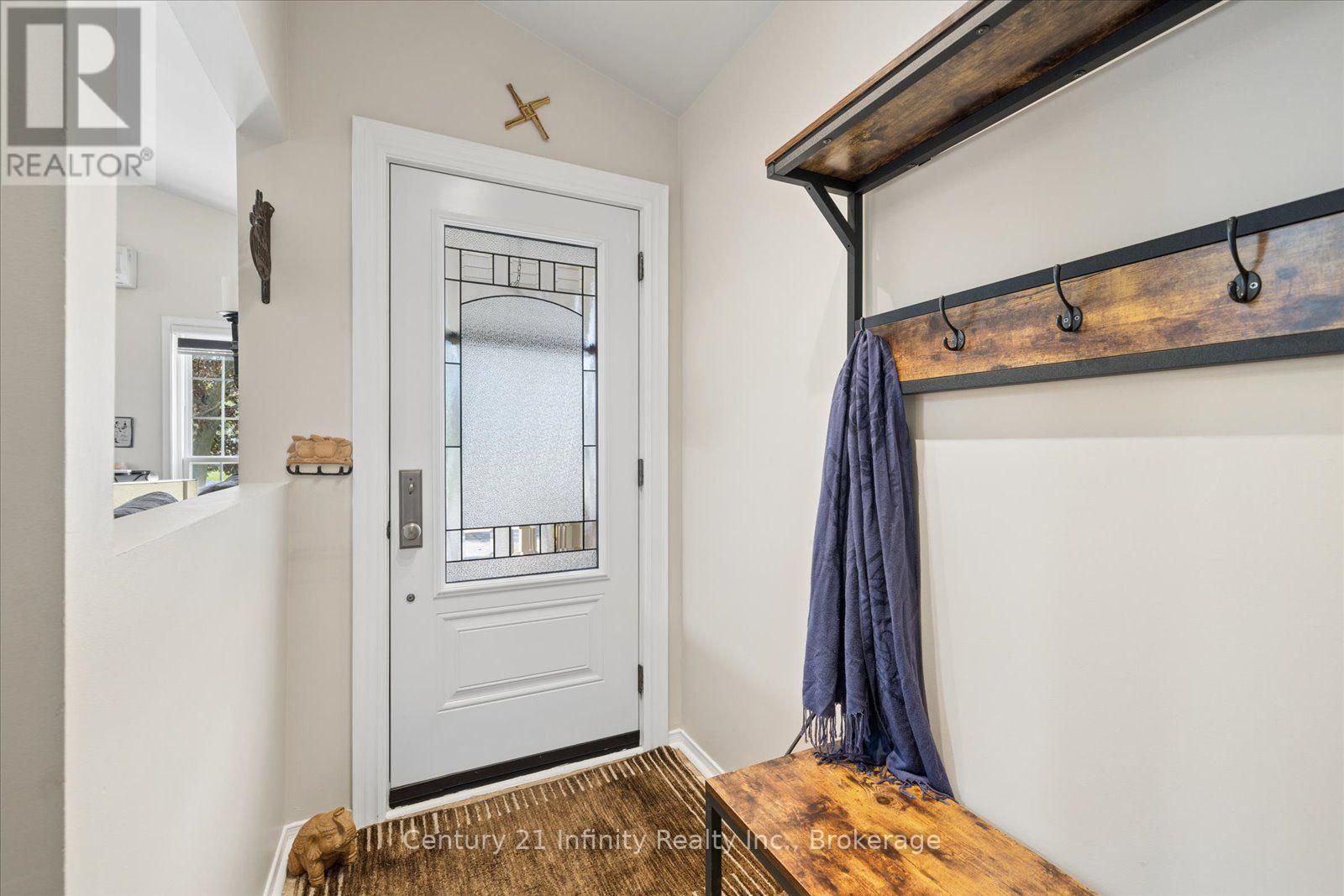 814 Lochness Crescent, Oshawa, Ontario  L1J 7P6 - Photo 4 - E13760706