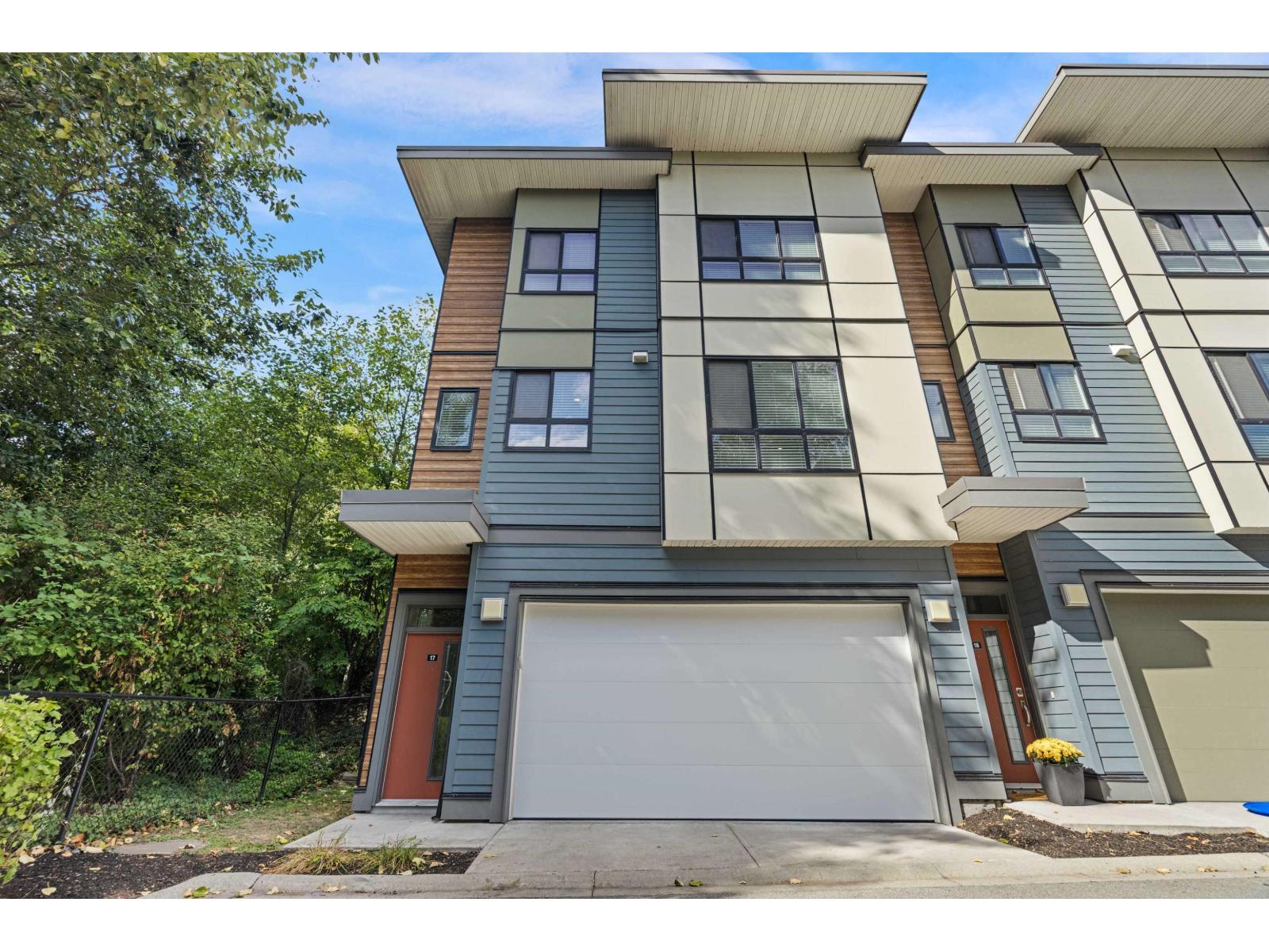 17 1968 NORTH PARALLEL ROAD, abbotsford, British Columbia