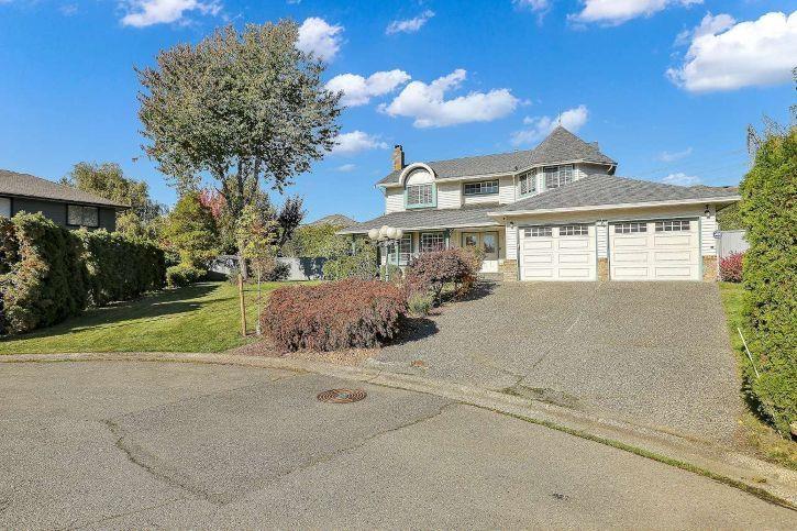 8182 140b Street, Surrey, British Columbia  V3W 8X3 - Photo 3 - R3162552