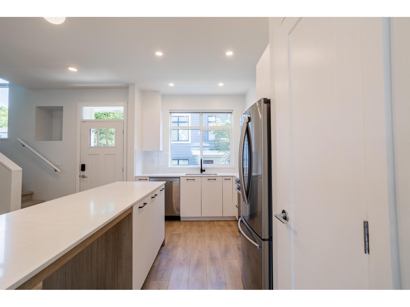 33 15235 Sitka Drive, Surrey, British Columbia  V3S 0A9 - Photo 8 - R3162493