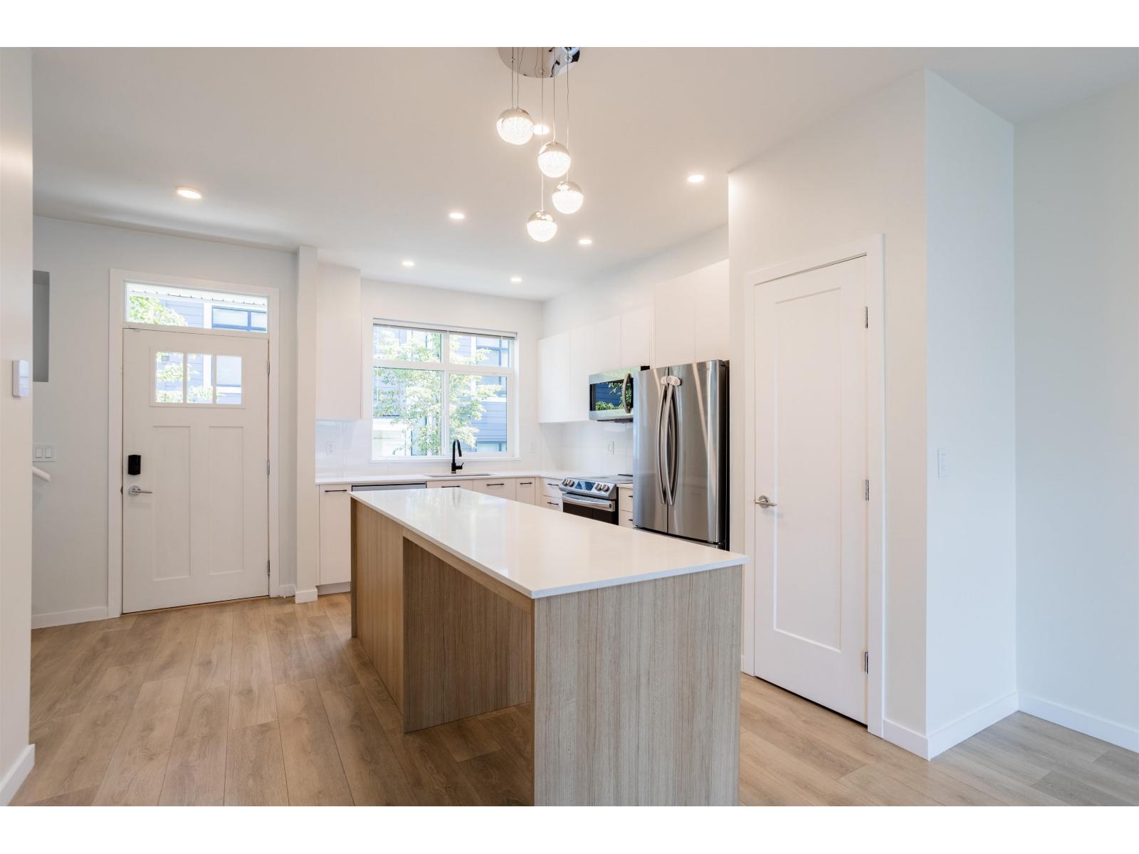 33 15235 Sitka Drive, Surrey, British Columbia  V3S 0A9 - Photo 11 - R3162493