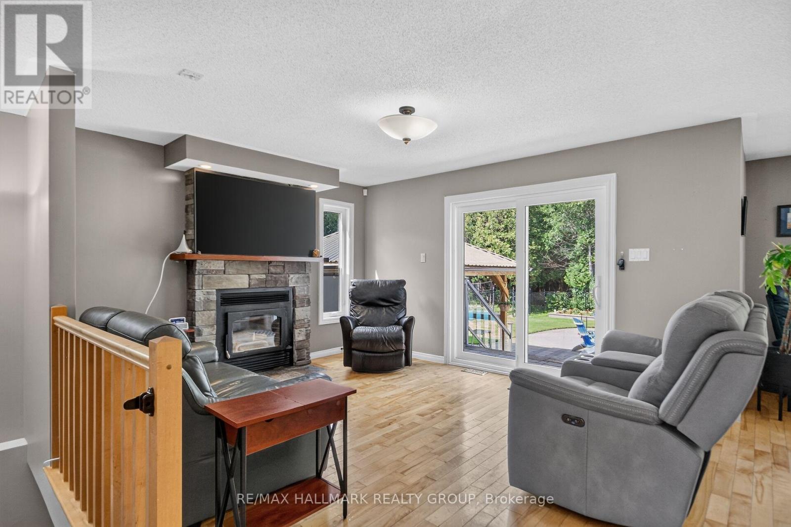 8251 Ranita Crescent, Ottawa, Ontario  K0A 2P0 - Photo 4 - X13760716