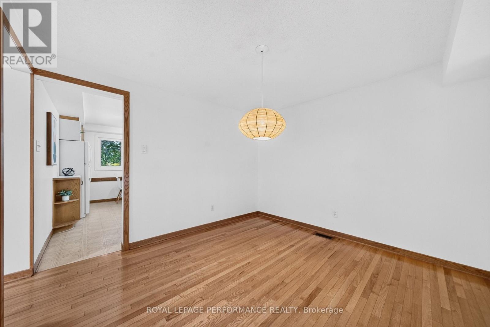 23 - 2 Bertona Street, Ottawa, Ontario  K2G 0W2 - Photo 15 - X13760756