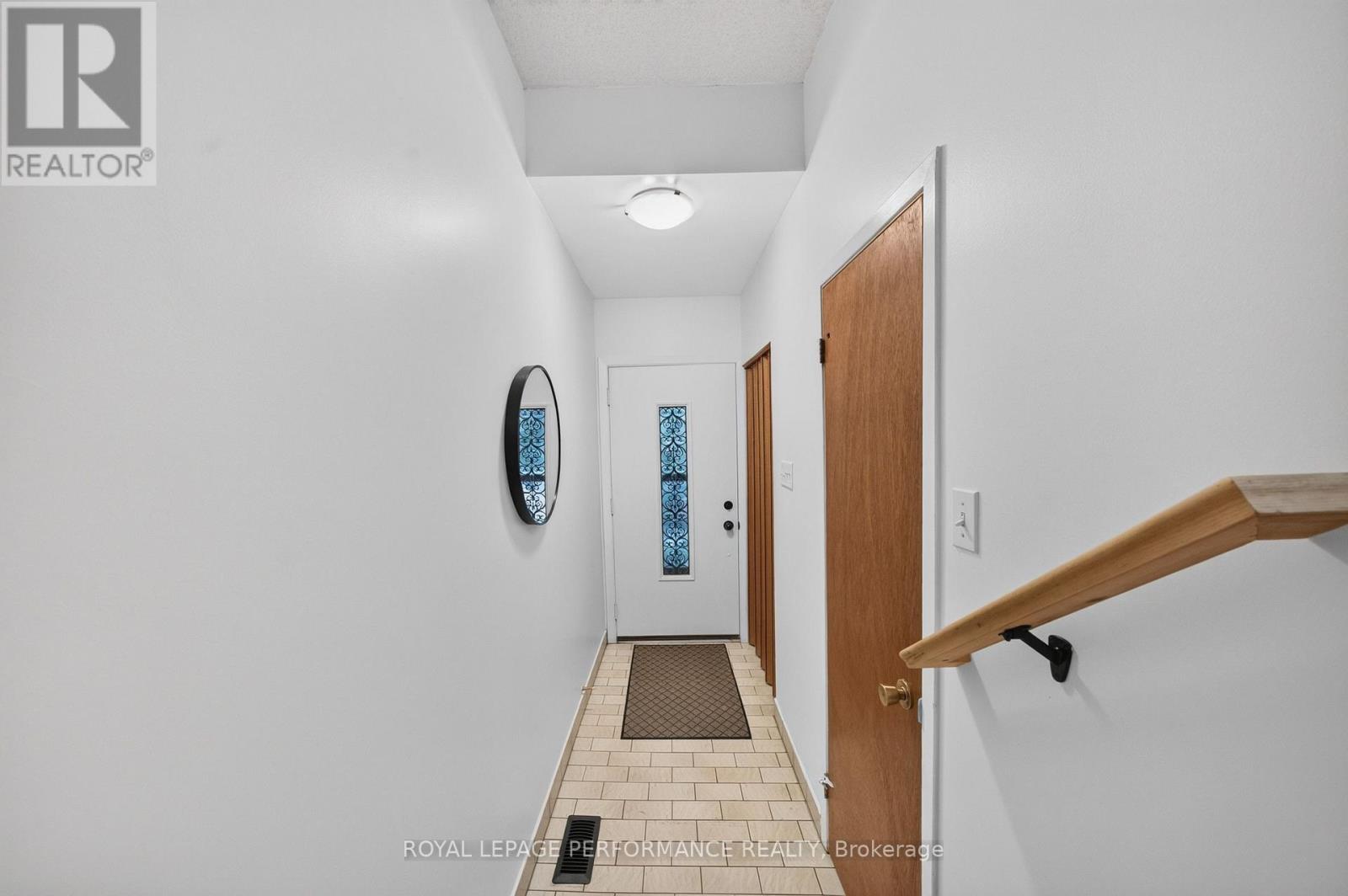 23 - 2 Bertona Street, Ottawa, Ontario  K2G 0W2 - Photo 3 - X13760756