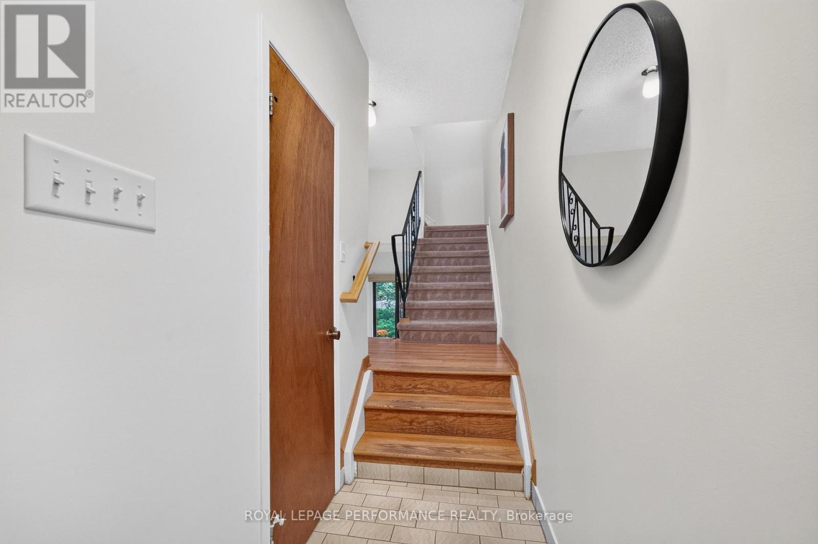 23 - 2 Bertona Street, Ottawa, Ontario  K2G 0W2 - Photo 4 - X13760756