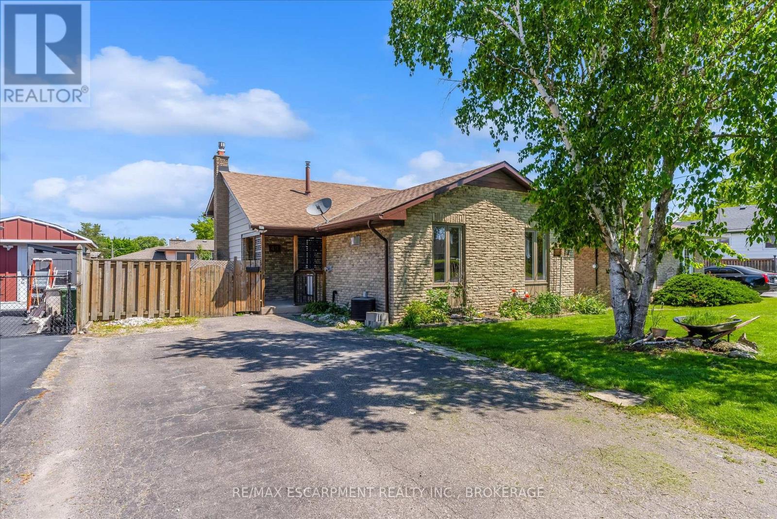 49 GROVE AVENUE, St. Catharines, Ontario