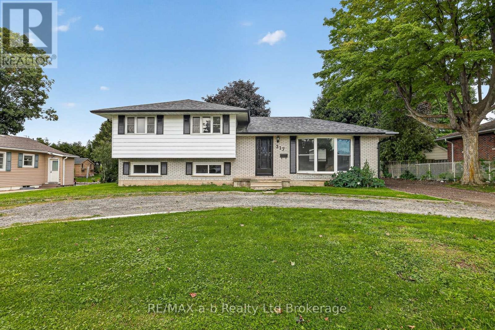 317 Russell Street, Woodstock, Ontario  N4S 2Z7 - Photo 2 - X13760692