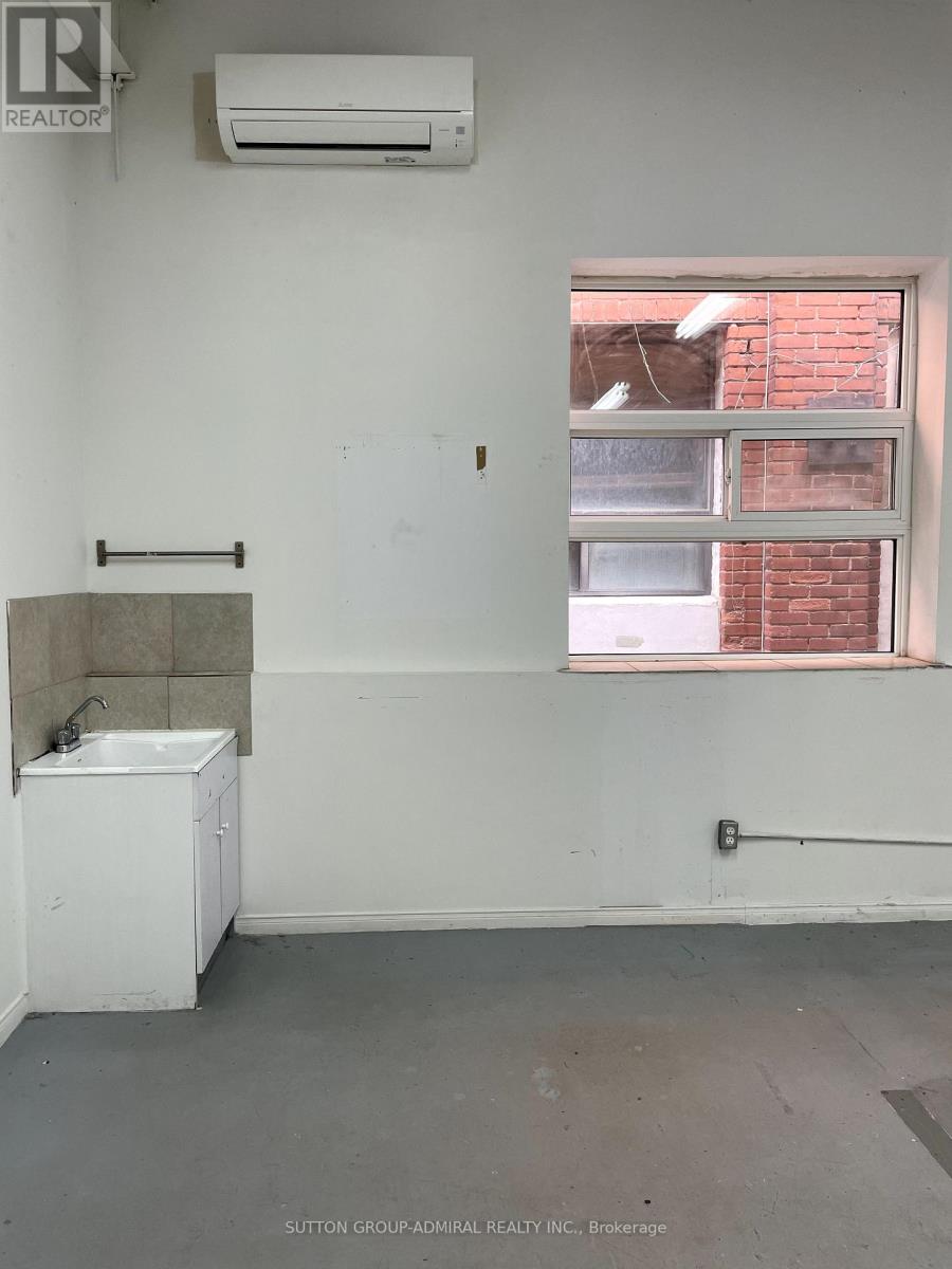 Studio 1 - 151 Sterling Road, Toronto, Ontario  M6R 2B2 - Photo 4 - C13760644