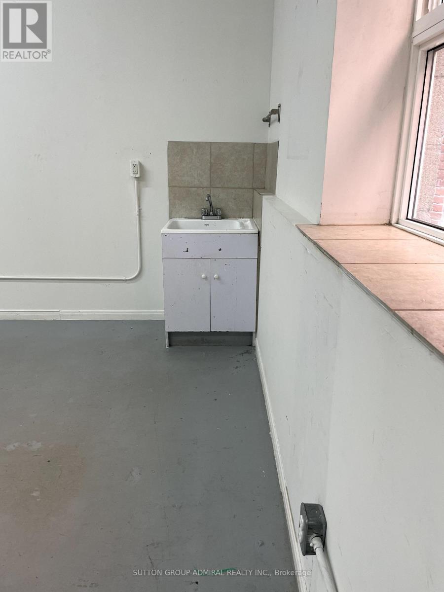 Studio 1 - 151 Sterling Road, Toronto, Ontario  M6R 2B2 - Photo 5 - C13760644