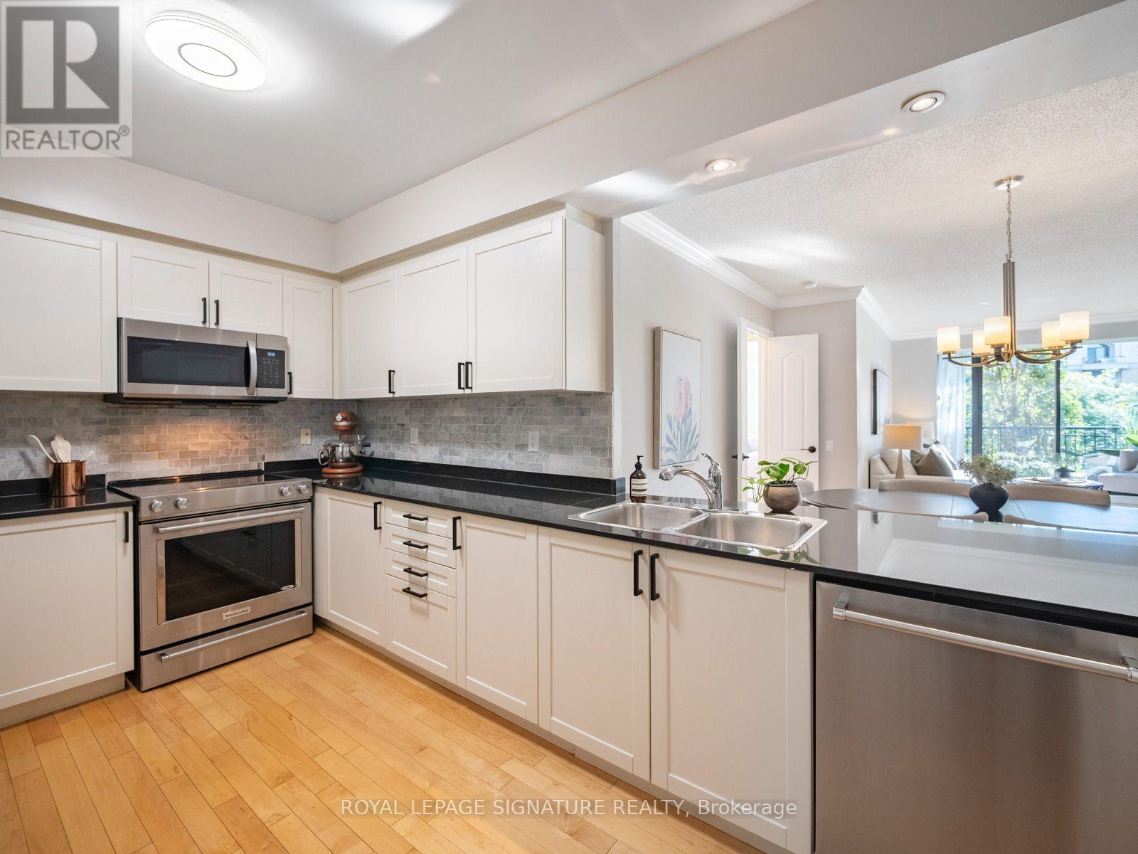 612 - 18 William Carson Crescent, Toronto, Ontario  M2P 2G6 - Photo 12 - C13760654