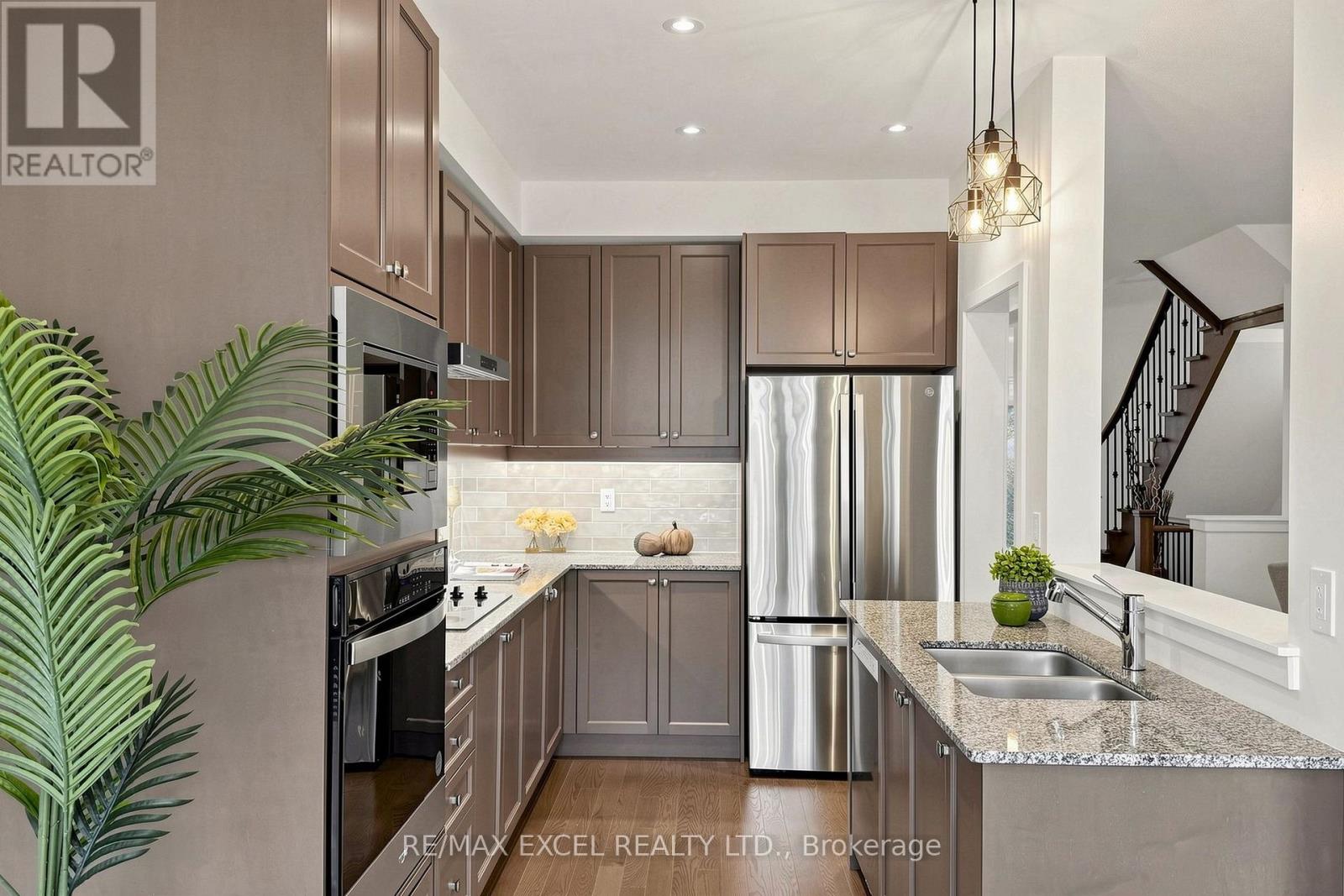 66 Mountainside Crescent, Whitby, Ontario  L1R 0P4 - Photo 13 - E13760662