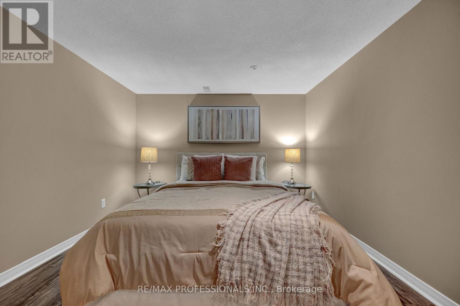 8 Shelter Bay Court, Whitby, Ontario  L1N 9P5 - Photo 34 - E13760694