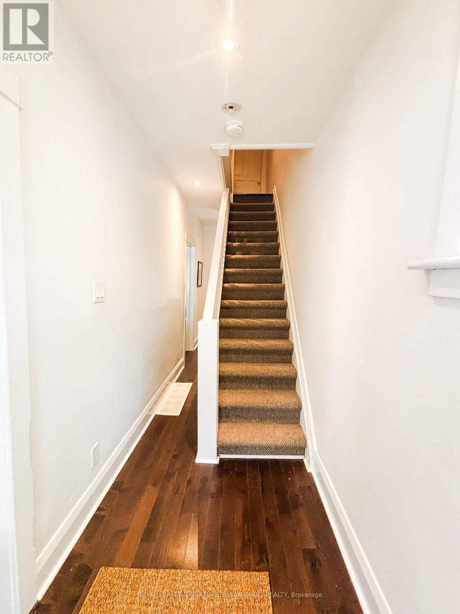 231 Chisholm Avenue, Toronto, Ontario  M4C 4V9 - Photo 10 - E13760744