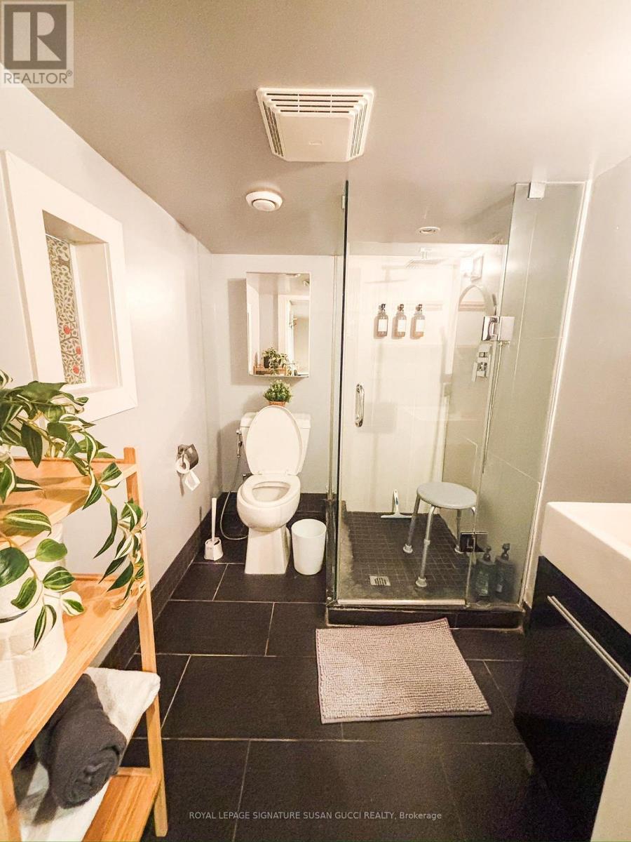 231 Chisholm Avenue, Toronto, Ontario  M4C 4V9 - Photo 20 - E13760744