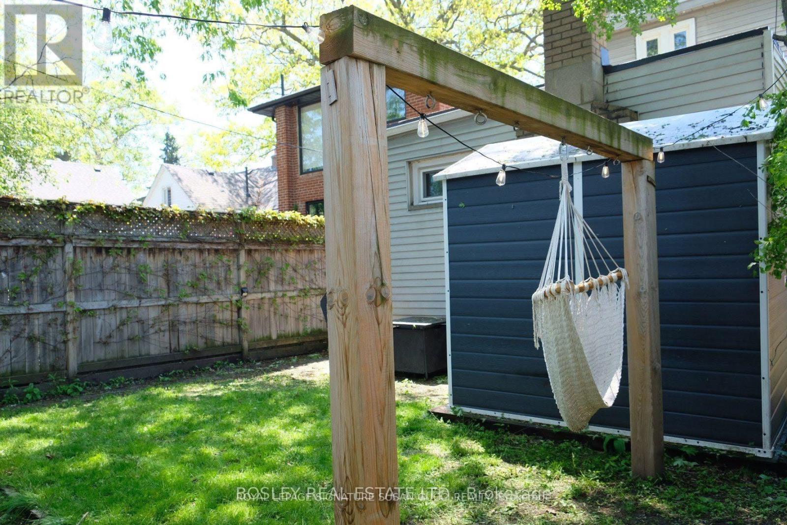 231 Chisholm Avenue, Toronto, Ontario  M4C 4V9 - Photo 22 - E13760744