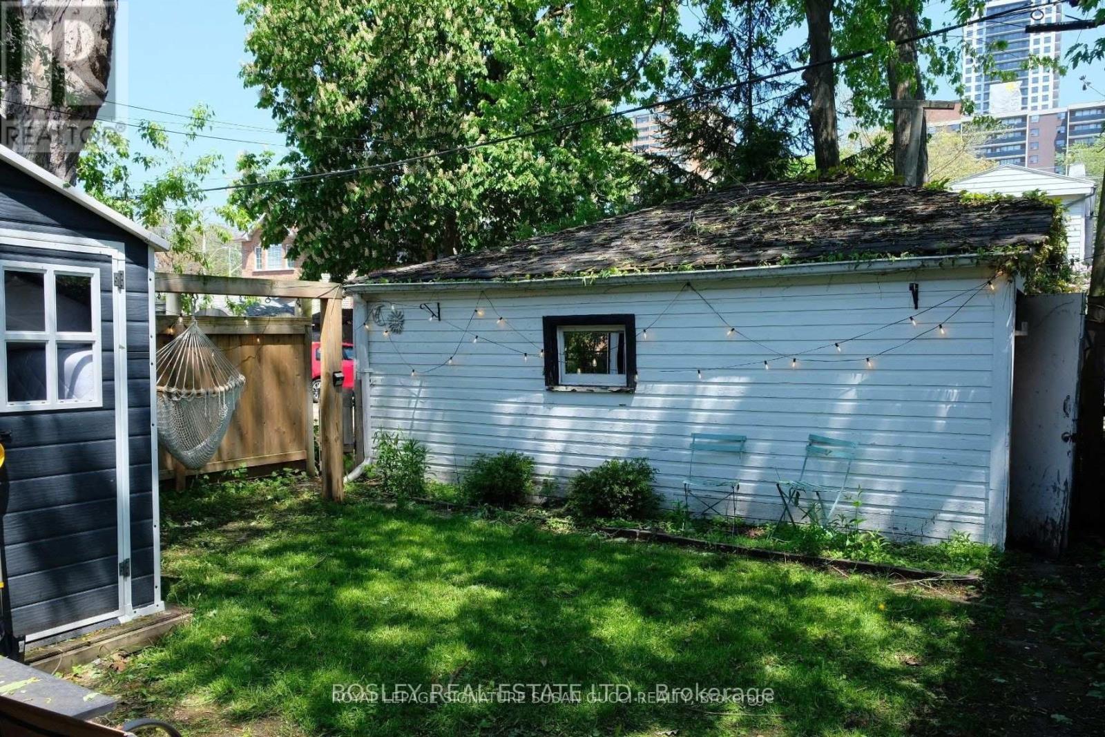 231 Chisholm Avenue, Toronto, Ontario  M4C 4V9 - Photo 24 - E13760744