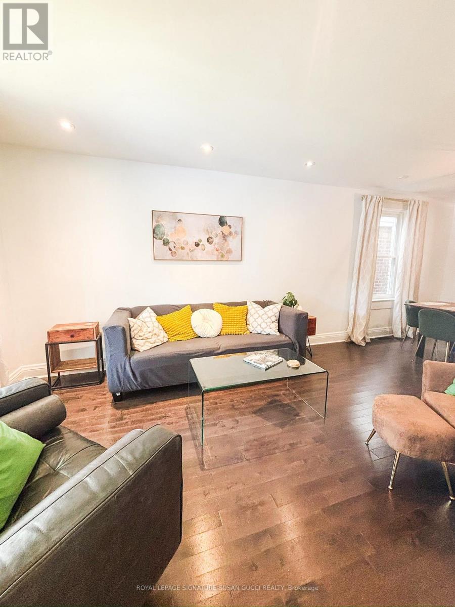 231 Chisholm Avenue, Toronto, Ontario  M4C 4V9 - Photo 4 - E13760744