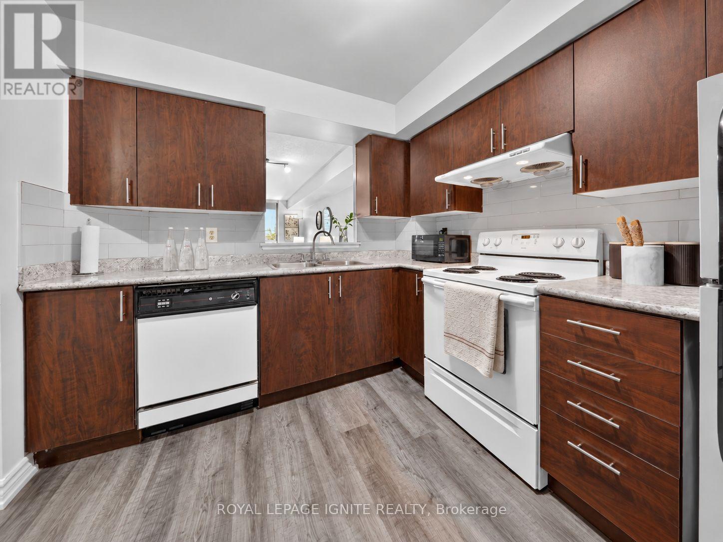 404 - 400 Mclevin Avenue, Toronto, Ontario  M1B 5J4 - Photo 2 - E13760800