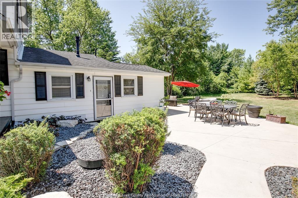 6239 Holden Road, Tecumseh, Ontario  N0R 1L0 - Photo 27 - 26022024