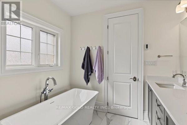81 Kinburn Crescent, Vaughan, Ontario  L3L 0E9 - Photo 29 - N13760676