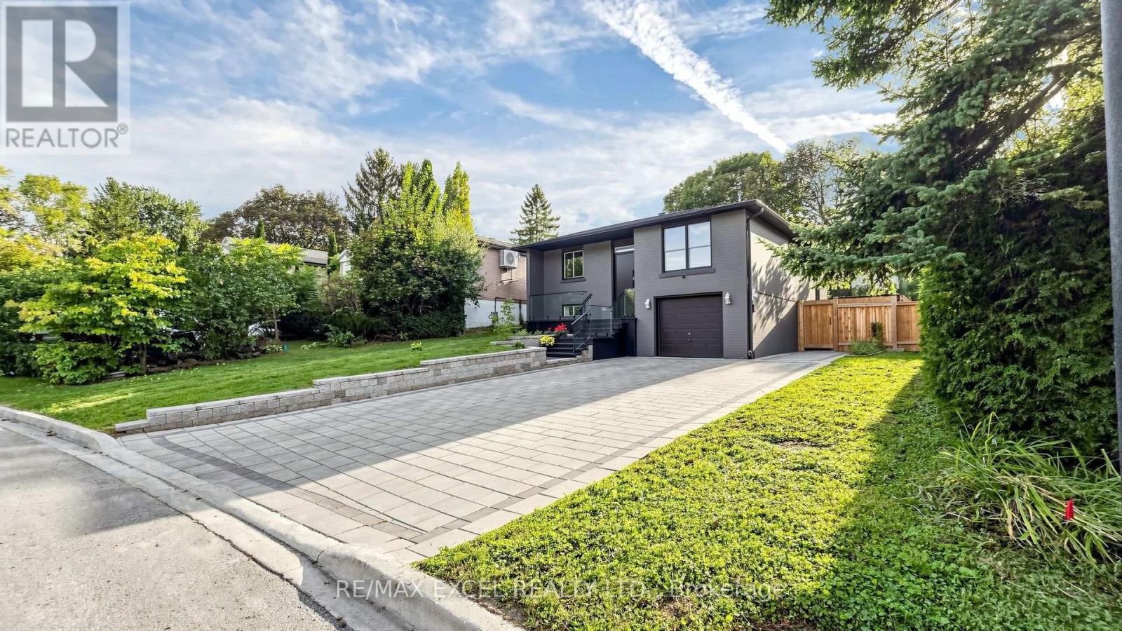 332 Dixon Boulevard, Newmarket, Ontario  L3Y 4V6 - Photo 1 - N13760728