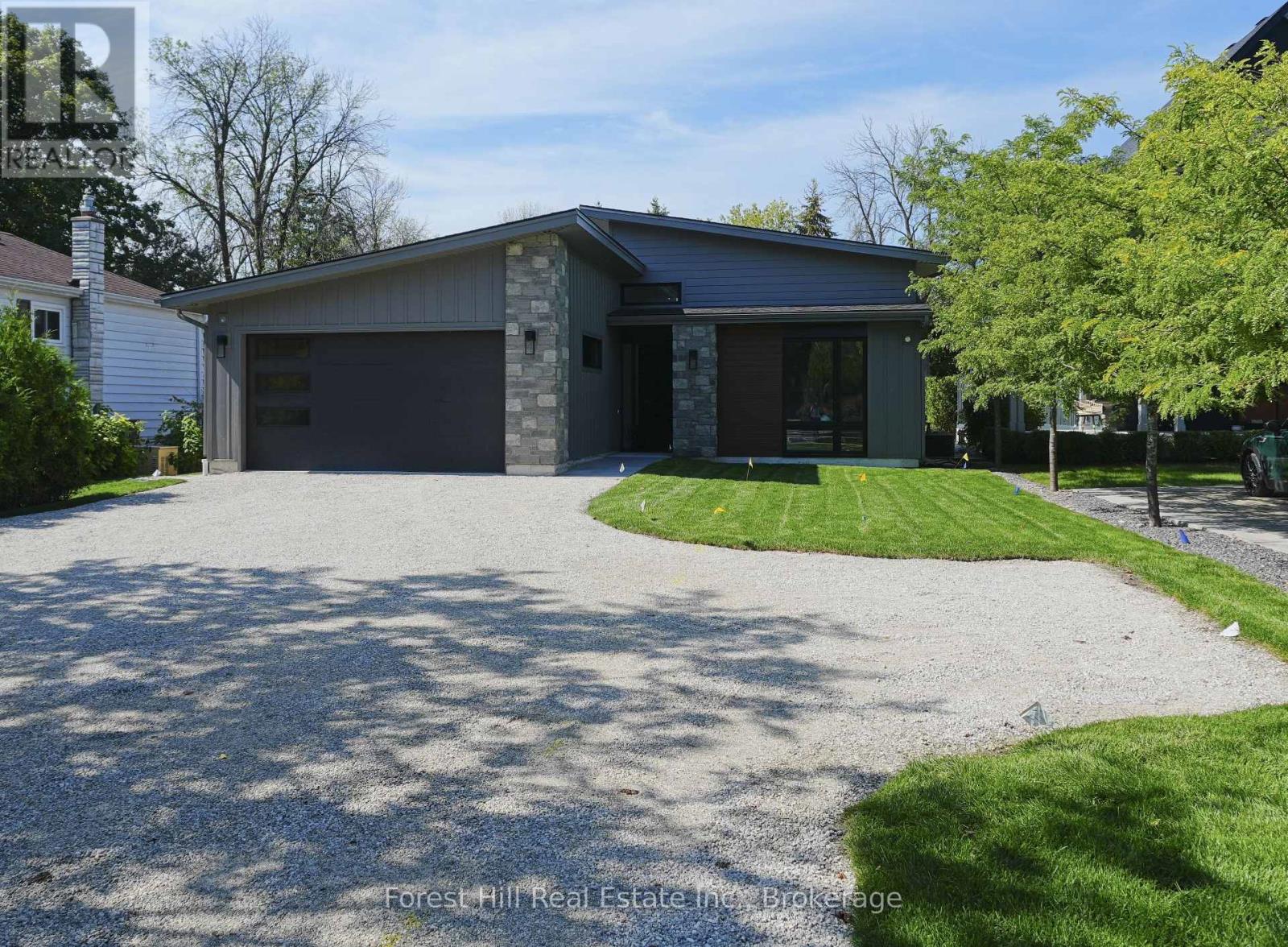 29 Niagara Street N, Collingwood, Ontario  L9Y 3X1 - Photo 1 - S13760652
