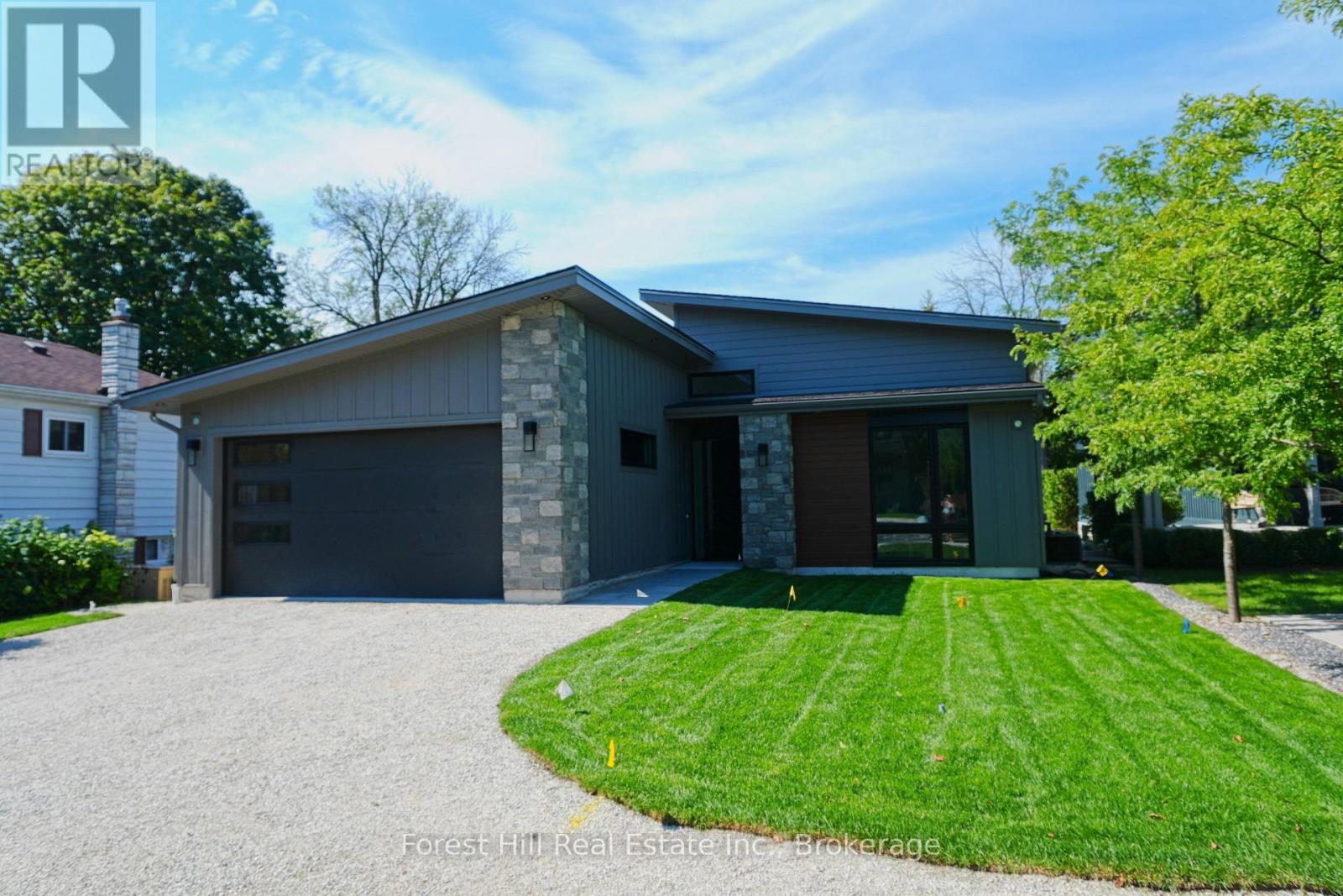 29 Niagara Street N, Collingwood, Ontario  L9Y 3X1 - Photo 2 - S13760652